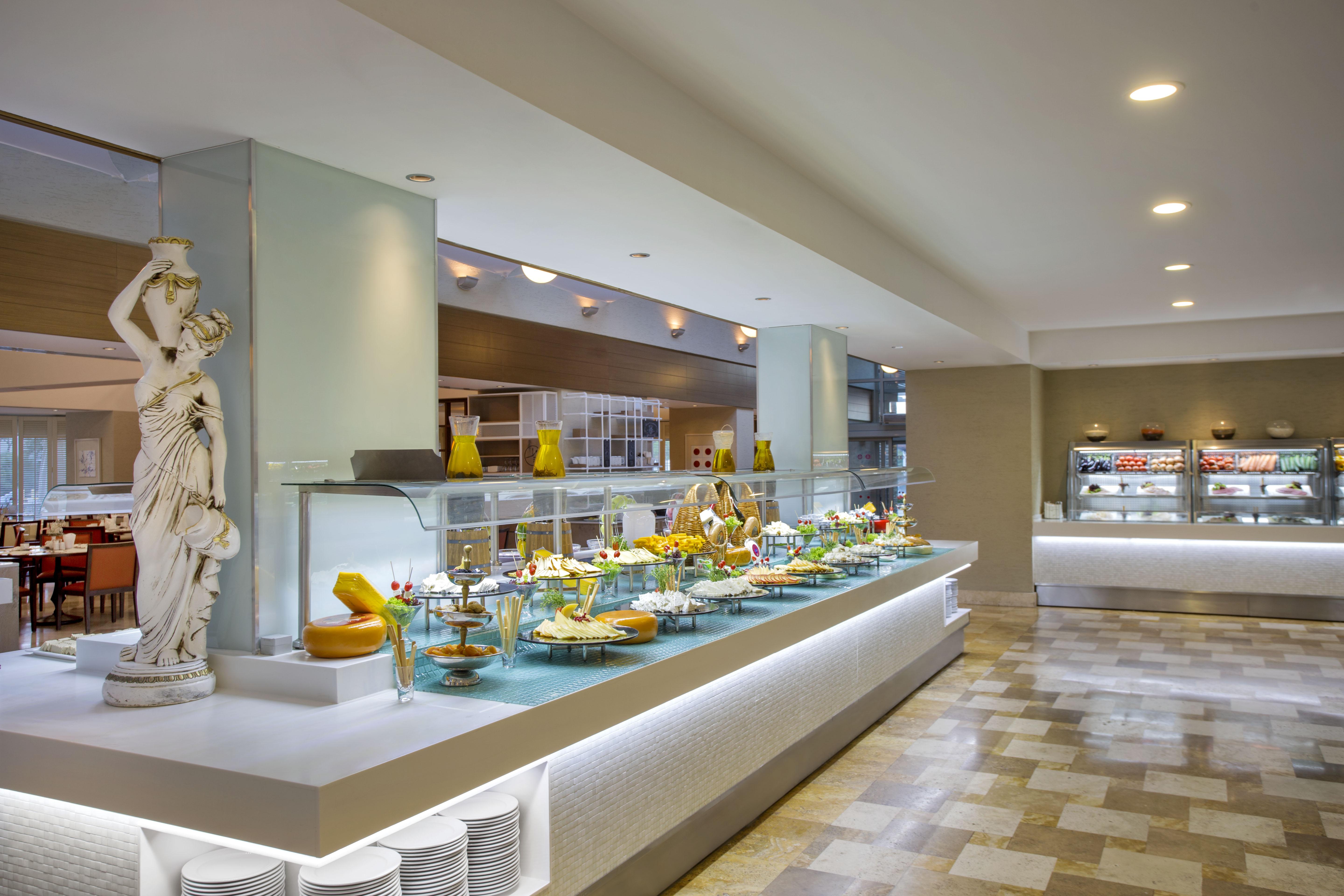 Lara Barut Collection-Ultra All Inclusive Antalia Esterno foto The buffet at the hotel