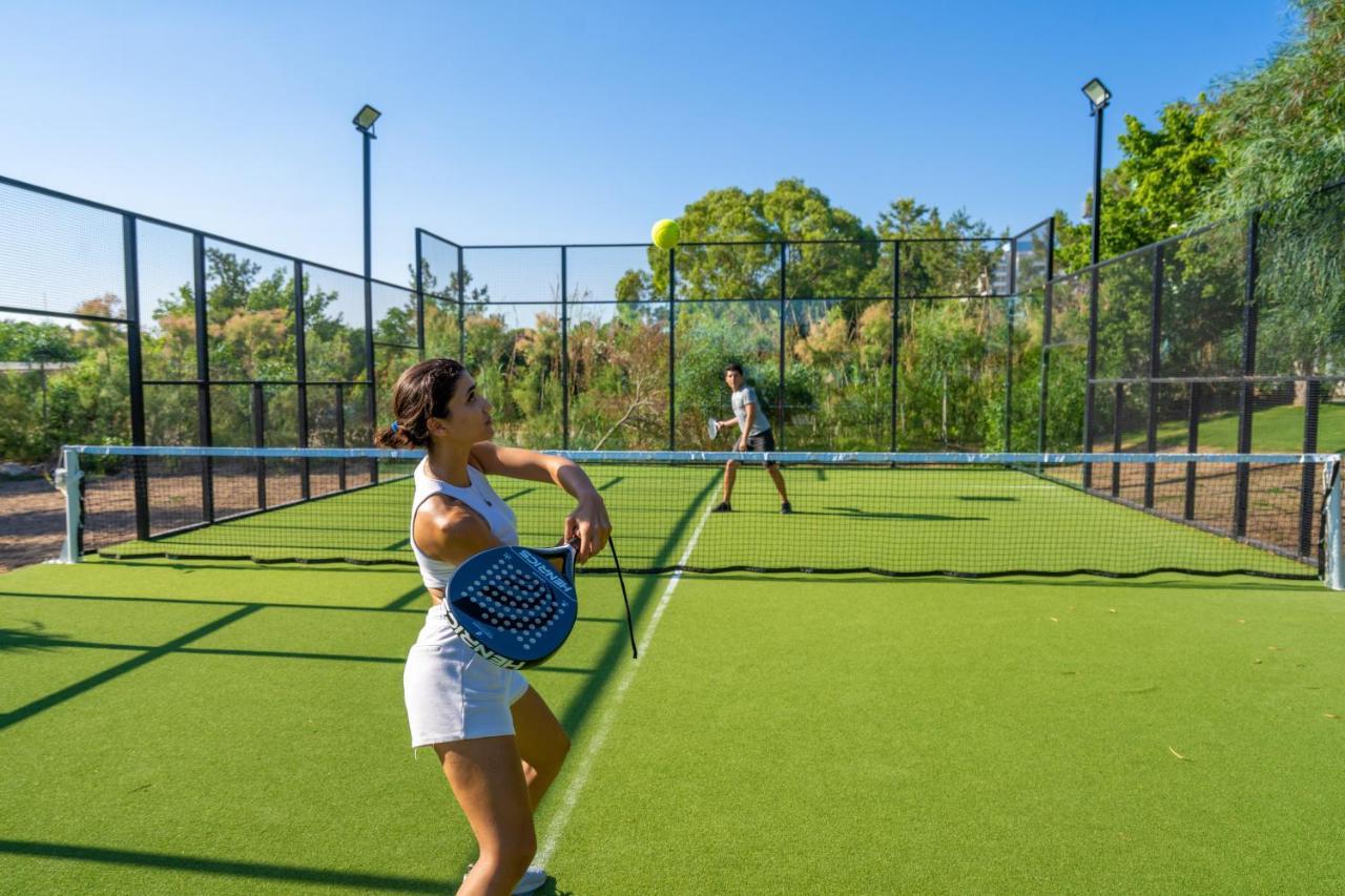 Lara Barut Collection-Ultra All Inclusive Antalia Esterno foto A paddle tennis court