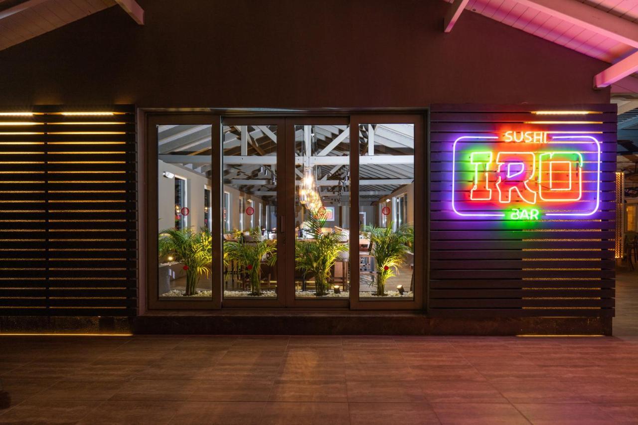 Lara Barut Collection-Ultra All Inclusive Antalia Esterno foto Restaurant in the terminal