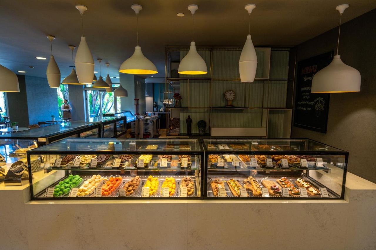 Lara Barut Collection-Ultra All Inclusive Antalia Esterno foto The interior of a typical restaurant