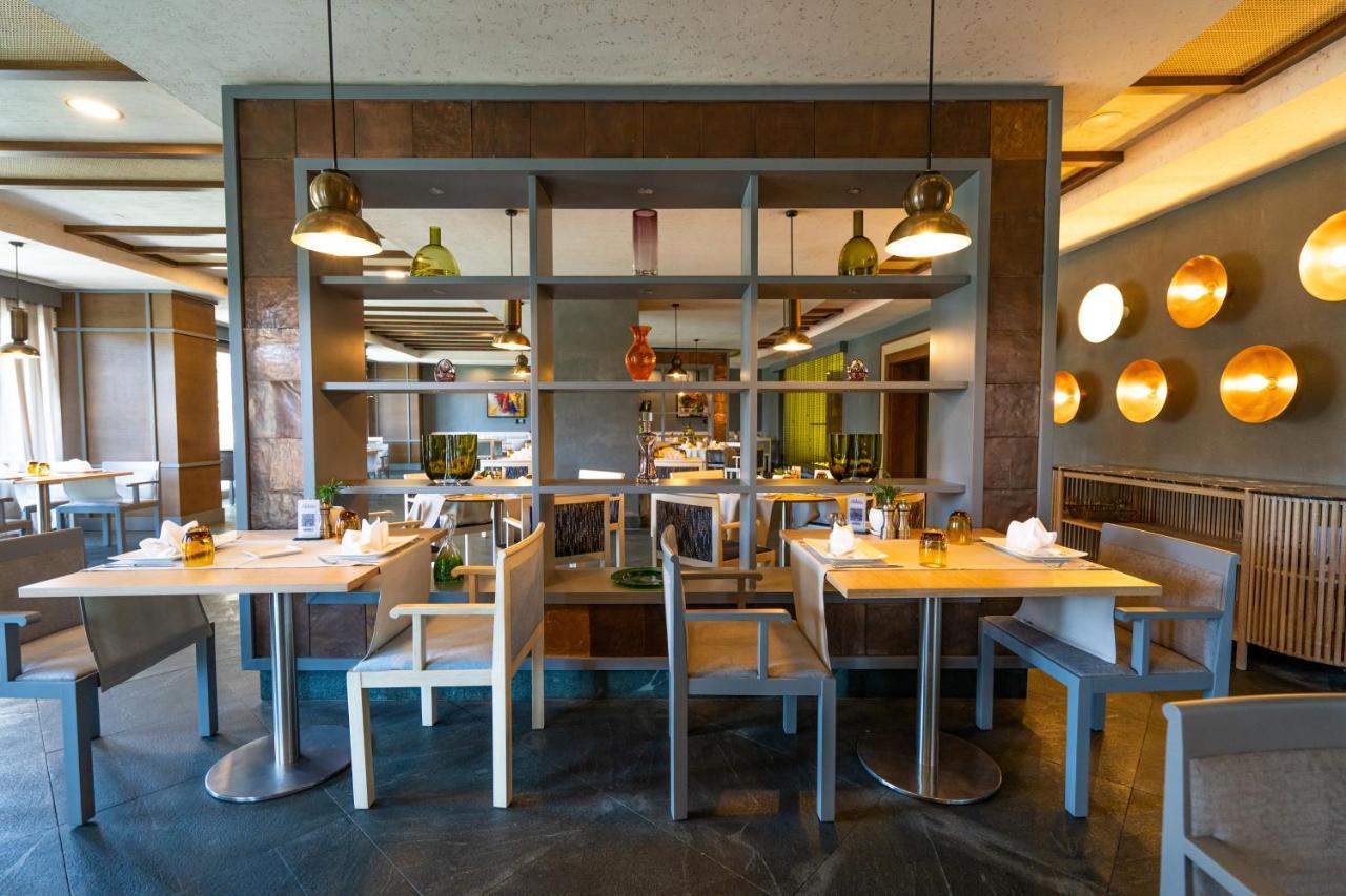 Lara Barut Collection-Ultra All Inclusive Antalia Esterno foto The interior of the restaurant
